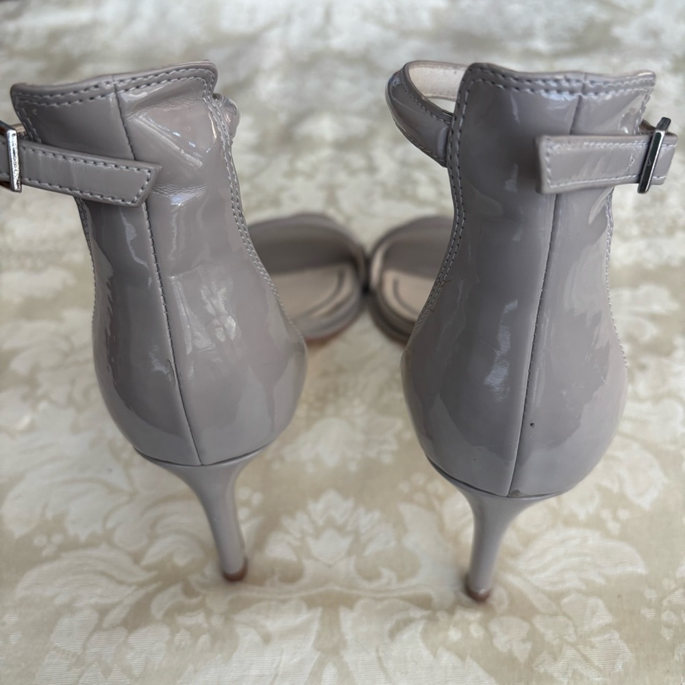 Kenneth Cole Taupe Open Toe Heels, Size 8.5 Medium - Picture 4 of 11